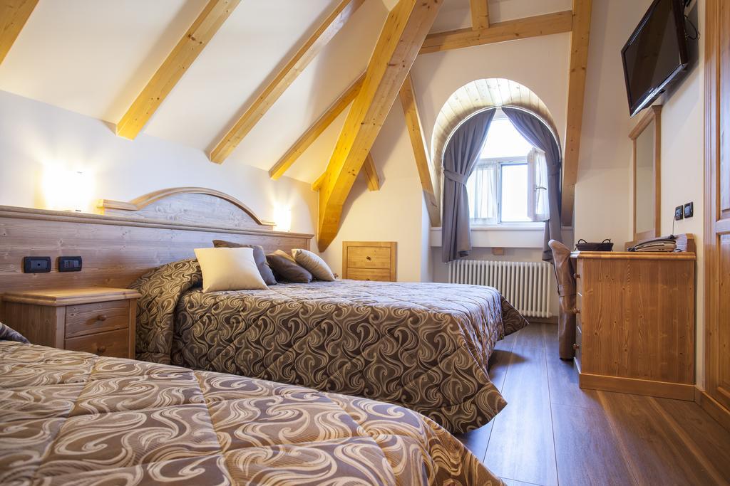 Hotel Vittoria Folgaria Esterno foto